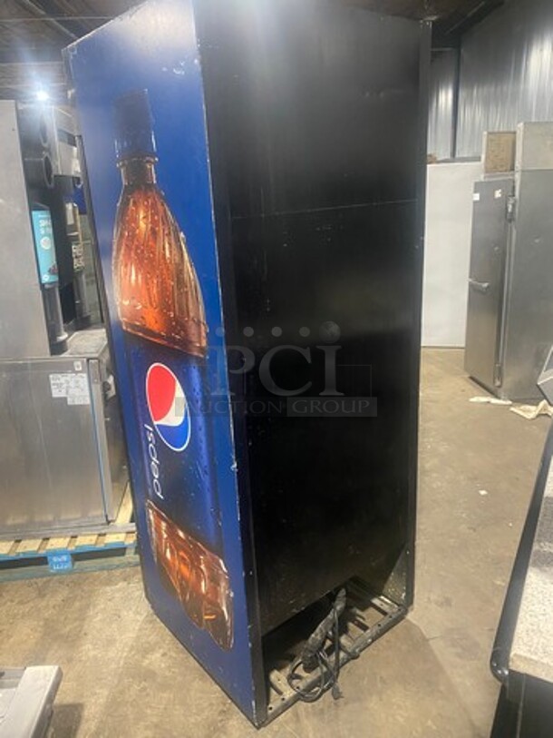 True Commercial Single Door Reach In Refrigerator Merchandiser! With View Through Door! With Poly Coated Racks! Model: GDM26 SN: 13168480 115V 60HZ 1 Phase - Image 3 of 9