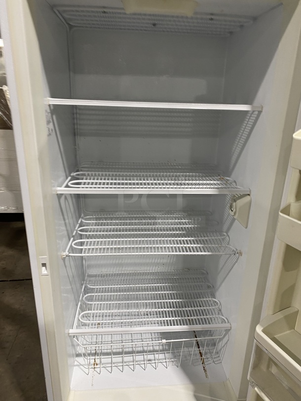 GENERAL ELECTRIC 1 Door Refrigerator W/ Poly Coated Racks! Model FUM 21SVDRWW Serial MZ135377 115V/60Hz/ - Image 7 of 10