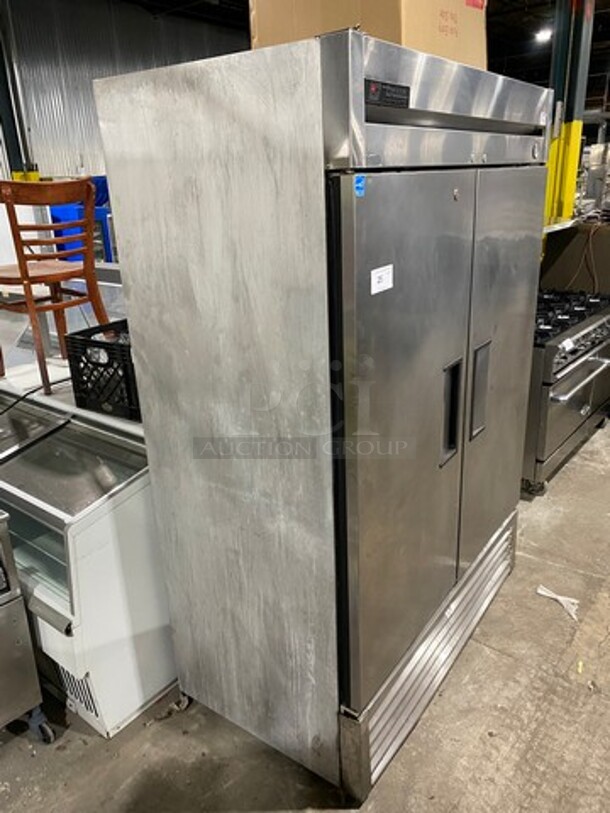 True Commercial 2 Door Reach In Cooler! Poly Coated Racks! All Stainless Steel! Model: T49 SN: 6950022 115V 60HZ 1 Phase - Image 2 of 9