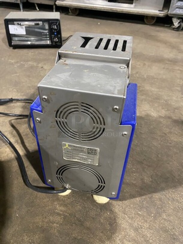 Arcobaleno Commercial Countertop Pasta Molder! Model: VETRI SN: 100931 120V 60HZ 1 Phase - Image 3 of 9