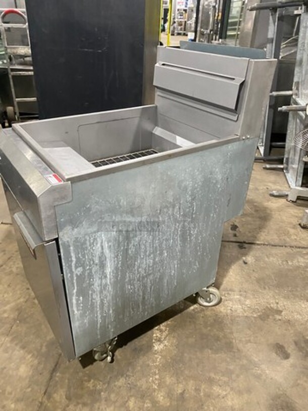 Like New! Sierra Commercial Natural Gas Powered Deep Fat Fryer! With 2 Metal Frying Baskets! With Backsplash! All Stainless Steel! On Casters! Model: SRF7580NG SN: 170802367 - Image 4 of 10