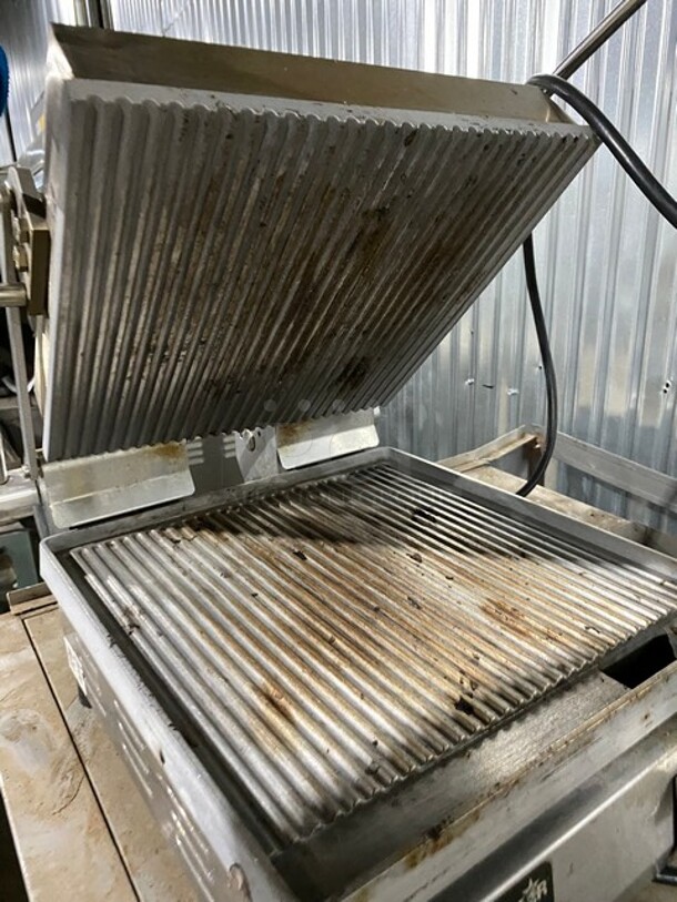 Star Pro Max Two Sided Panini Grill! MODEL 9DPGT14 SN:9DPGT140822A0014 120V  - Image 5 of 8