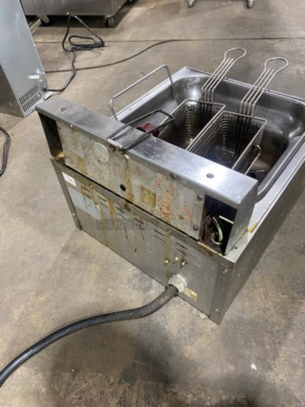 Cecilware Countertop Electric Powered Deep Fat Fryer! With Backsplash! All Stainless Steel! Working! - Image 3 of 8