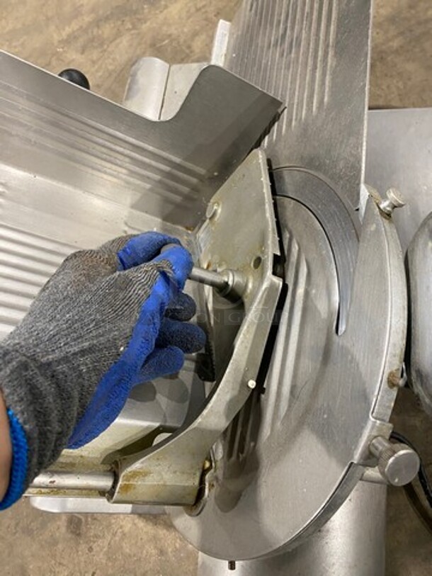 Globe Commercial Countertop Deli/Meat Slicer! All Stainless Steel! Model: 3500 SN: 351858 115V 60HZ 1 Phase - Image 5 of 12