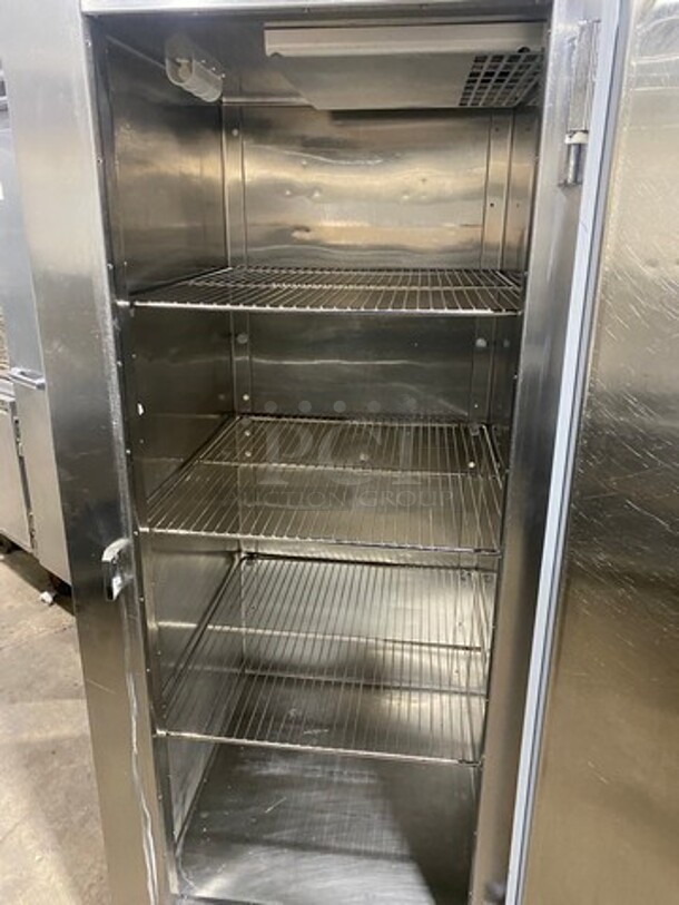 Traulsen Commercial Single Door Reach In Refrigerator! Solid Stainless Steel! On Legs! Model: RHT132WUTFHS SN: T91562C05 115V 60HZ 1 Phase - Image 5 of 9
