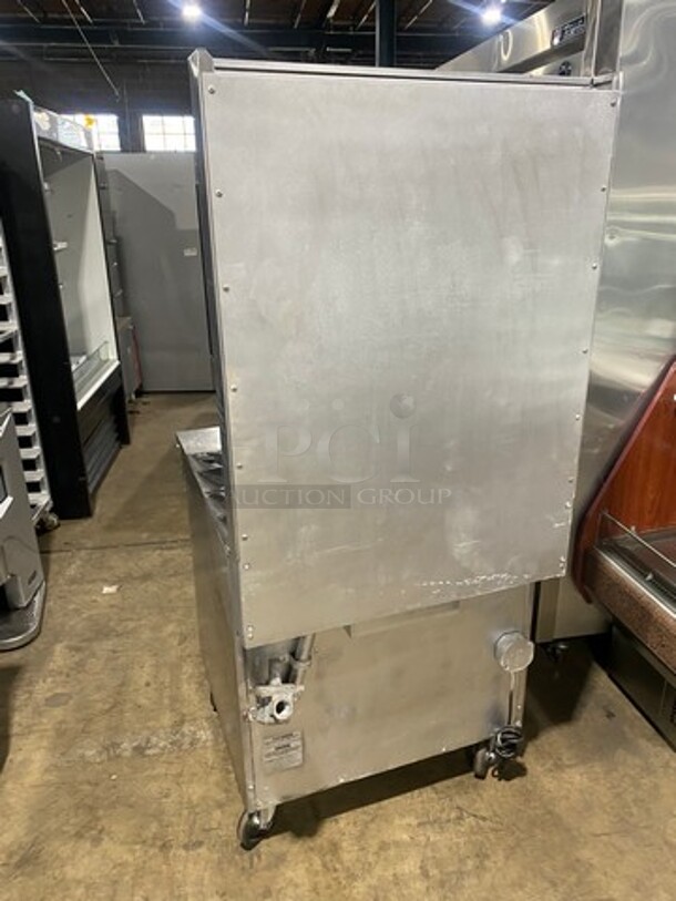 Southbend Commercial Natural Gas Powered 4 Burner Stove! With Raised Back Splash! With Oven Underneath! All Stainless Steel! On Casters! - Image 2 of 9