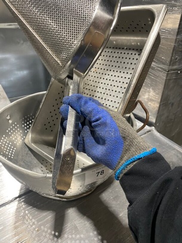 ALL ONE MONEY! MISCELLAEOUS! Includes Perforated Food Pans, Strainers! - Image 7 of 11