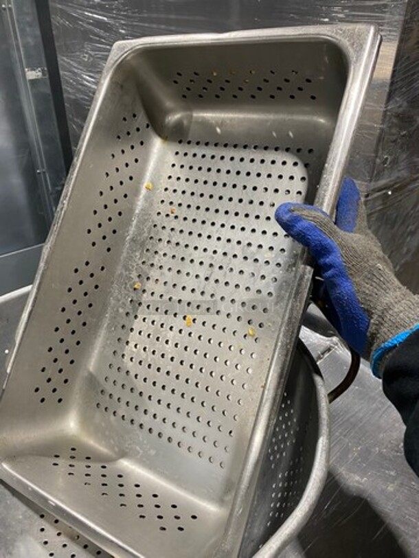 ALL ONE MONEY! MISCELLAEOUS! Includes Perforated Food Pans, Strainers! - Image 8 of 11