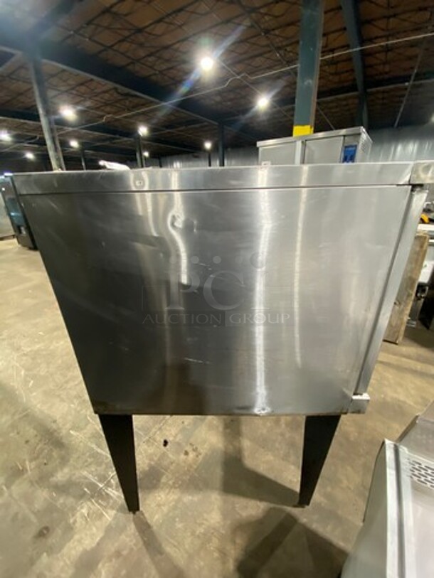 Duke Commercial Natural Gas Powered Convection Oven! With View Through Doors! Metal Oven Racks! All Stainless Steel! On Legs! Model: 6/13 - Image 4 of 7