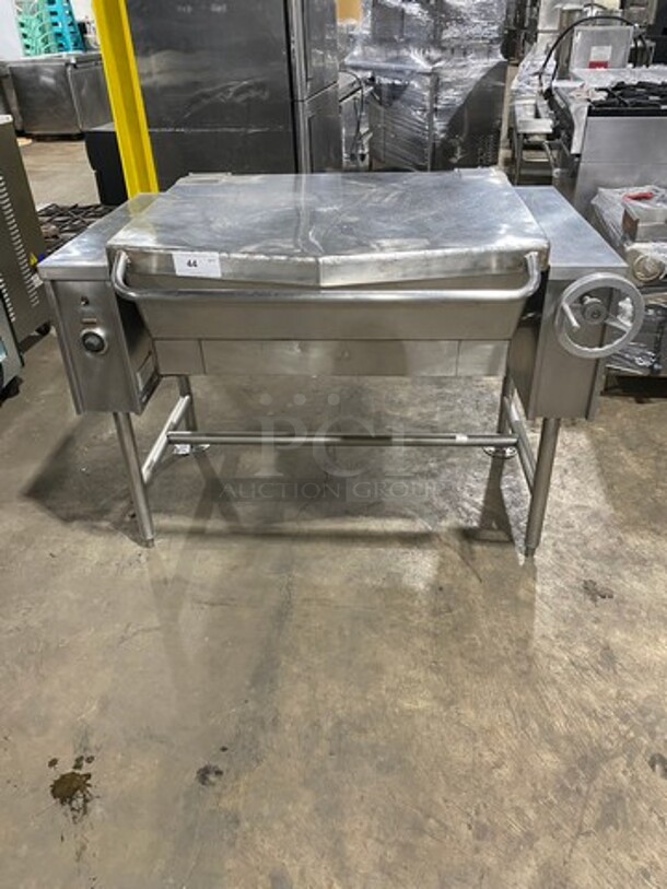 Vulcan Hart Commercial Electric Powered Tilt Skillet/Braising Pan! All Stainless Steel! On Legs!! Working When Removed! 