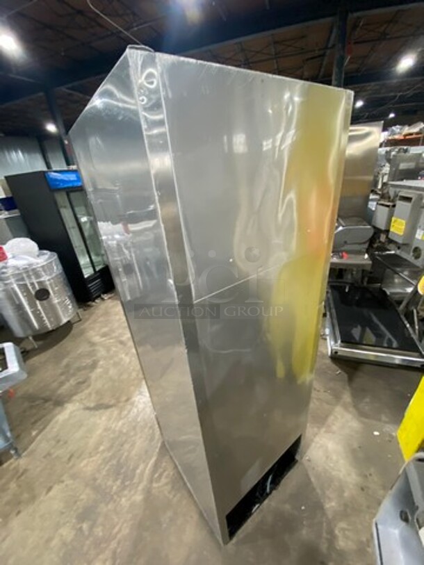 TRUE ENERGY STAR Stainless Steel Commercial Single Door Reach In Freezer w/ Poly Coated Racks on Commercial Casters. Model T-23F! 115 Volts/60Hz/1 Phase. - Image 4 of 9
