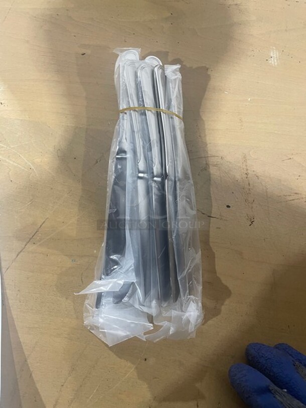 NEW! Acopa Stainless Steel Edgeworth Dinner Knife! - Image 3 of 6