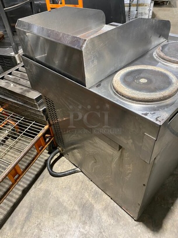 WOW! Lang Commercial Electric Powered 2 Burner Stove With Right Side Flat Griddle! Griddle Has Back And Side Splashes! With Oven Underneath! Metal Oven Racks! All Stainless Steel! Model: RT30G208VCF SN: RT300609A0029 208V 60HZ 3 Phase - Image 4 of 12