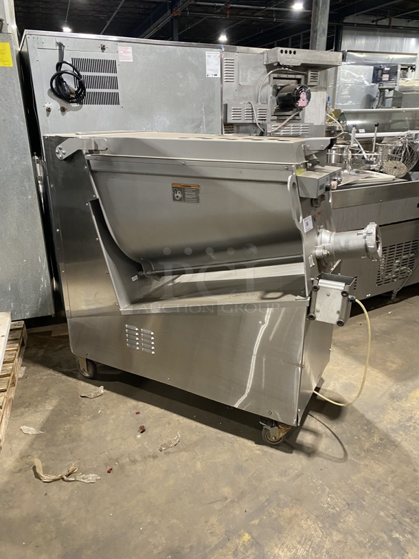 Hobart MG2032 Metal Commercial Floor Style Electric Powered Meat Mixer/Grinder w/ Foot Pedal on Commercial Casters! 3 Phase. MODEL:MG2032 SN:31-1433!
 - Image 3 of 10