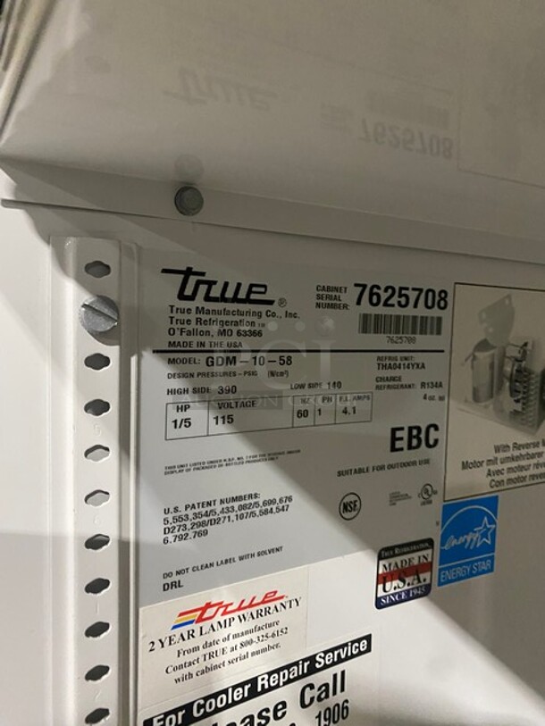 True Commercial Single Door Reach In Cooler Merchandiser! Model GDM1058 Serial 7625708! 115V 1Phase! - Image 6 of 7