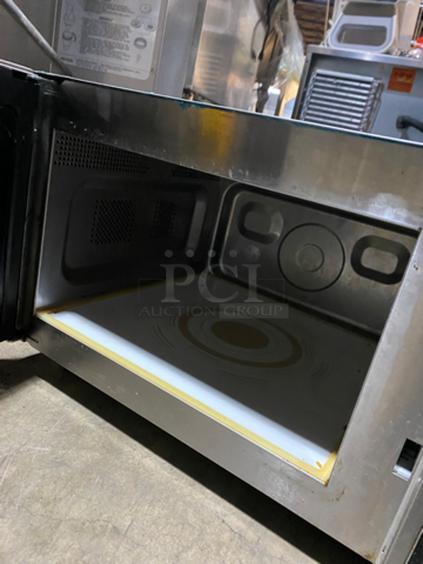 Spectrum Commercial Countertop Dial Control Microwave Oven! All Stainless Steel! Model: EMW1000SD SN: EMW1D030005849 120V 60HZ - Image 6 of 8