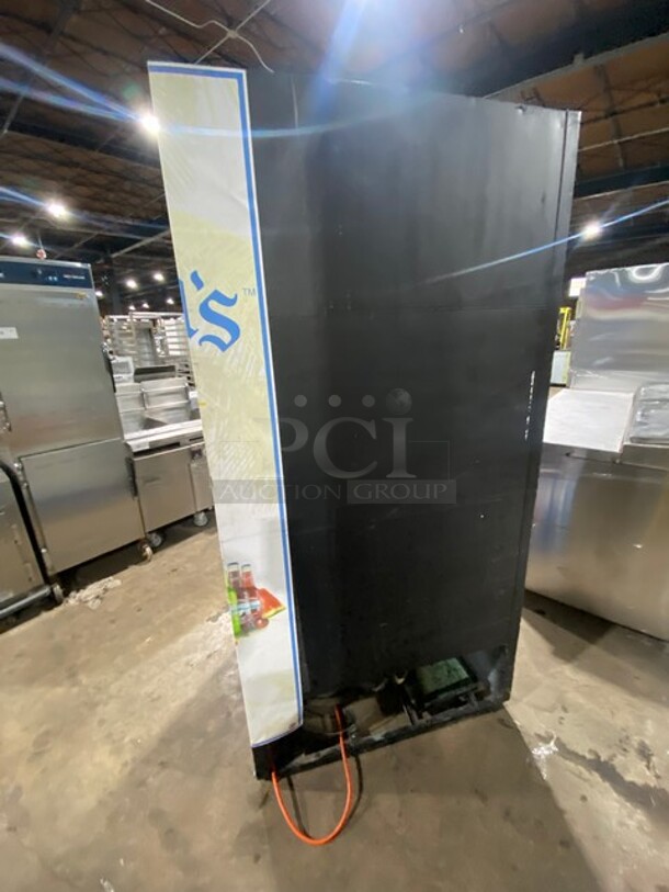 True Commercial 2 Door Cooler Merchandiser! With Sliding Doors! Model GDM33 Serial 423535! 115V 1Phase! - Image 4 of 8