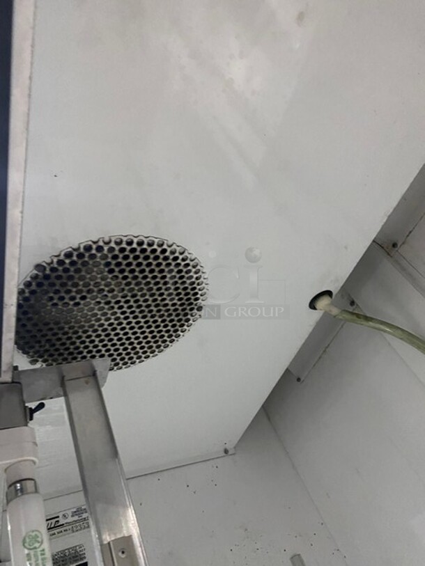 True Commercial 2 Door Cooler Merchandiser! With Sliding Doors! Model GDM33 Serial 423535! 115V 1Phase! - Image 6 of 8