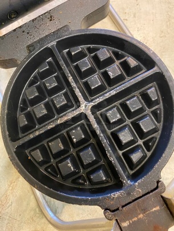 Golden Malted Commercial Countertop Rotating Waffle Maker! WORKING WHEN REMOVED! - Image 7 of 8