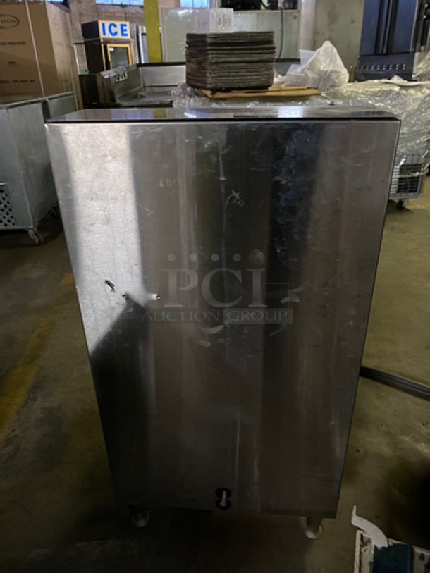 Fetco Commercial Countertop Dual Side Coffee Brewer! All Stainless Steel! Model: CBS52H20 SN: 140428040040A 120/208/240V 3 Phase - Image 4 of 8