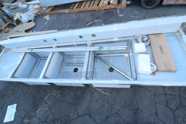 BRAND NEW SCRATCH & DENT! Regency 600S324242 124" 16-Gauge Stainless Steel Three Compartment Commercial Sink with 2 Drainboards - 24" x 24" x 14" Bowls. Appears to be missing 3 of the legs.  - Image 4 of 7