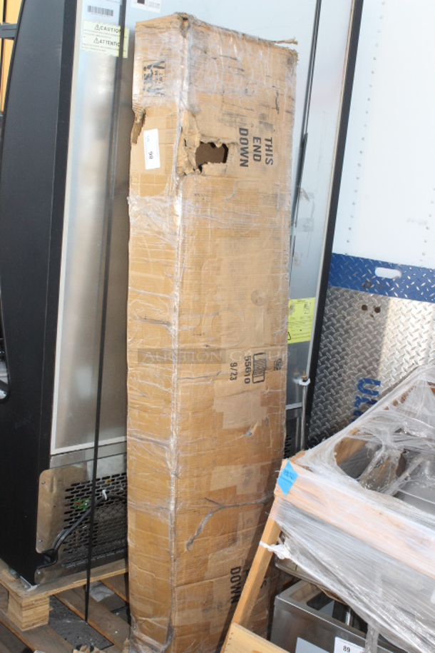 BRAND NEW SCRATCH & DENT! Cambro CPU184872V5480 Camshelving® Premium Shelving Unit with 5 Vented Shelves 18" x 48" x 72", Speckled Gray. Packaging is damaged. - Image 3 of 5