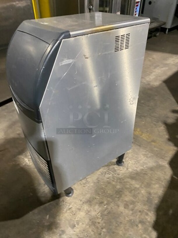 Scotsman Commercial Ice Maker Machine! On Legs! Model: CU0415MA1A SN: 19011320015500 115V 60HZ 1 Phase - Image 3 of 7