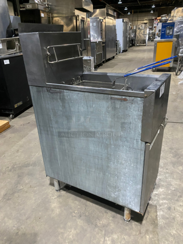 Dean Commercial Natural Gas Powered Deep Fat Fryer! With Backsplash! All Stainless Steel! On Legs! Model: SR42GN SN: 1410MA0813 - Image 2 of 9
