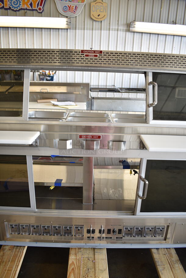 BRAND NEW SCRATCH AND DENT! Custom Deli's Inc ILW8CBSS Metal Commercial Floor Style Warming Display Case Merchandiser. 120/208 Volts, 3 Phase.  - Image 9 of 11