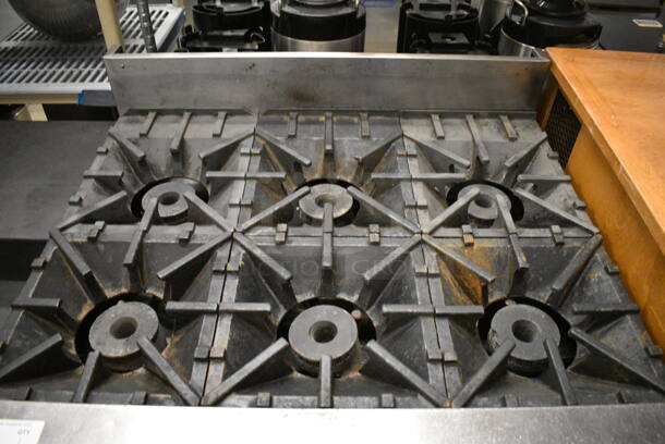 Southbend Model 4361A Stainless Steel Commercial Natural Gas Powered 6 Burner Range w/ Oven on Commercial Casters. 36.5x34x40 - Image 3 of 7