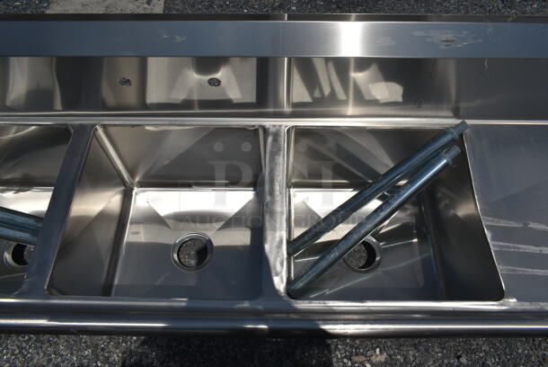 BRAND NEW SCRATCH AND DENT! Regency 60031717224 Stainless Steel Commercial 3 Bay Sink w/ Dual Drain Boards. Bays 17x17. Drain Boards 22.5x18.5 - Image 4 of 6
