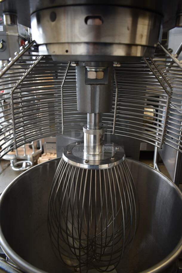 BRAND NEW SCRATCH AND DENT! Avantco 177MX60H Metal Commercial Floor Style 60 Quart Planetary Dough Mixer w/ Stainless Steel Mixing Bowl, Bowl Guard, Bowl Dolly, Dough Hook, Whisk and Paddle Attachments. 240 Volts, 3 Phase. Tested and Working! - Image 9 of 10