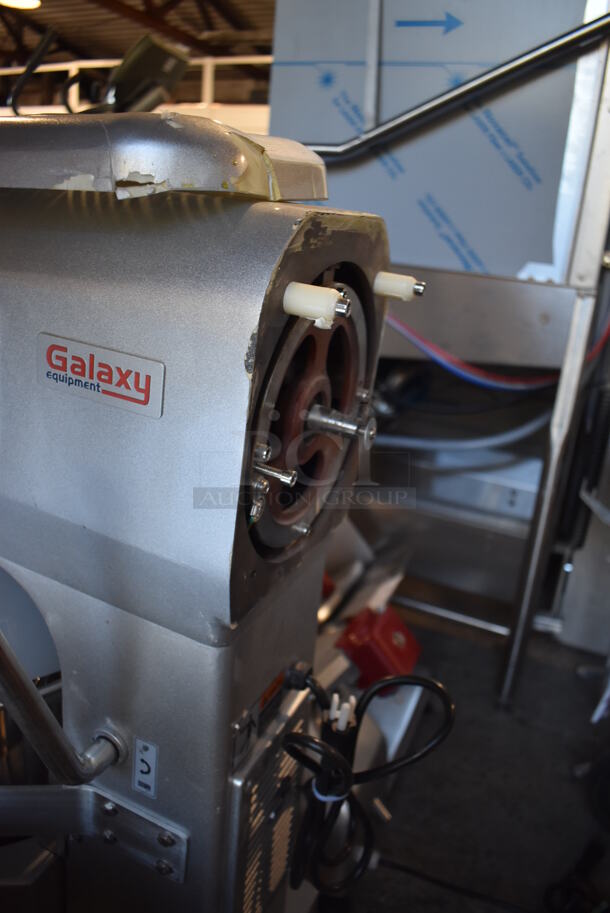 BRAND NEW SCRATCH AND DENT! Galaxy 177GMIX20 Metal Commercial Floor Style 20 Quart Planetary Dough Mixer w/ Stainless Steel Mixing Bowl, Bowl Guard, Dough Hook, Balloon Whisk and Paddle Attachments. Missing Fan Back Cover. 110 Volts, 1 Phase. 15x20x33. Tested and Working! - Image 7 of 11