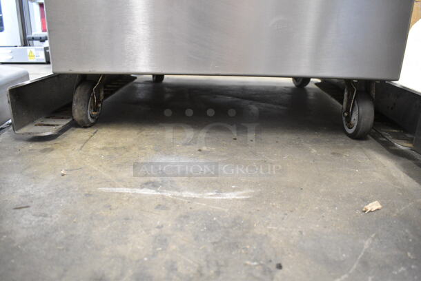 Fresh N Squeeze POS-1 Stainless Steel Commercial Floor Style Automatic Citrus Juicer on Commercial Casters. Missing Pieces. 120 Volts, 1 Phase. Tested and Working! - Image 3 of 10