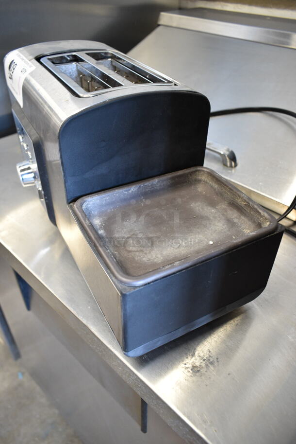 Kalorik BSET41707SS Stainless Steel Countertop 2 Slot Toaster w/ Right Side Griddle. 120 Volts, 1 Phase.  - Image 5 of 7