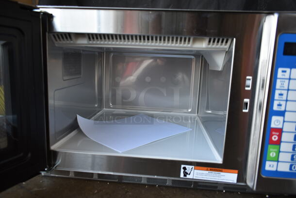 BRAND NEW SCRATCH AND DENT! 2023 Solwave SWA12T Stainless Steel Commercial Countertop Microwave Oven. 120 Volts, 1 Phase.  - Image 3 of 4