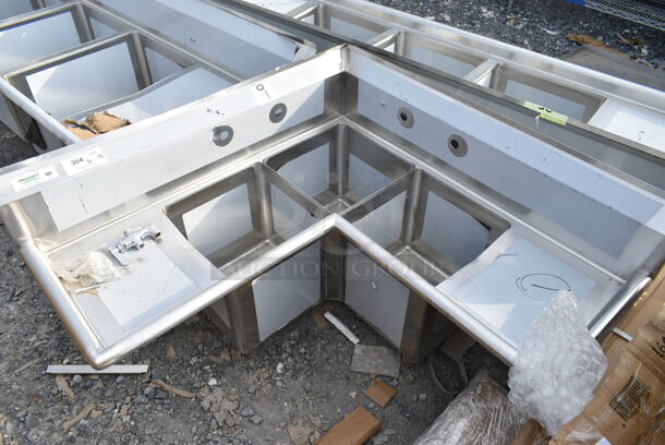 BRAND NEW SCRATCH AND DENT! Regency 600S3141414C Stainless Steel 44 1/2" 16 Gauge Stainless Steel Three Compartment Commercial Corner Sink with Two Drainboards - 14" x 14" x 14" Bowls. No Legs.  - Image 2 of 8