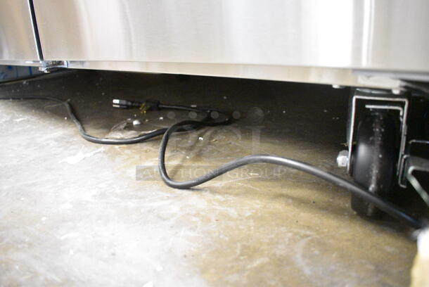 BRAND NEW SCRATCH AND DENT! 2023 Avantco 178APT71MHC Stainless Steel Commercial Sandwich Salad Prep Table Bain Marie Mega Top on Commercial Casters. 115 Volts, 1 Phase. Tested and Working! - Image 6 of 10
