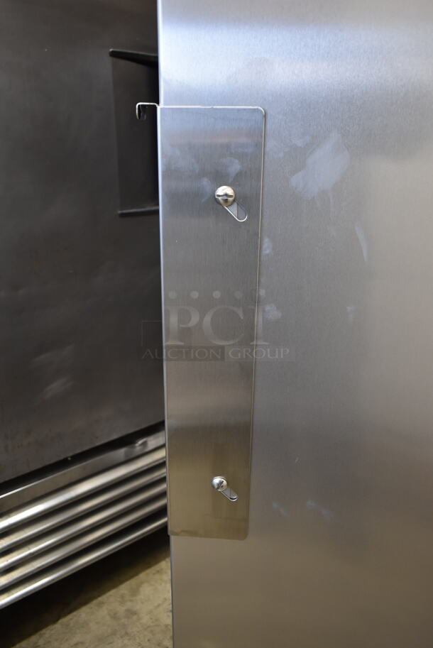 BRAND NEW SCRATCH AND DENT! 2021 Lakeside 552 Aluminum Cart for 15" x 20" Trays - 24 Tray Capacity on Commercial Casters.  - Image 3 of 6