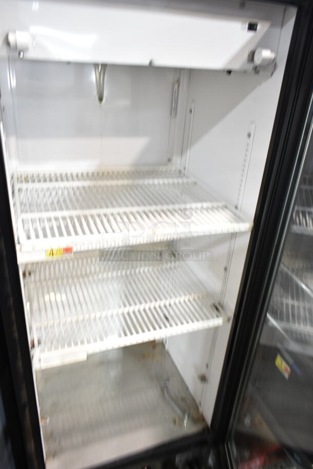 True GDM-12 Metal Commercial Single Door Reach In Cooler Merchandiser w/ Poly Coated Racks. 115 Volts, 1 Phase. Tested and Working! - Image 3 of 4