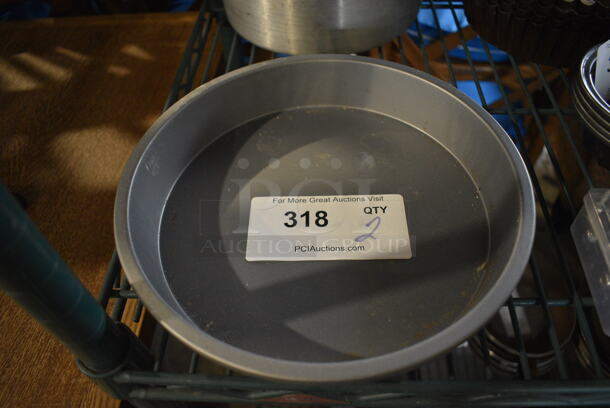 2 Metal Round Baking Pans. 10x10x1.5. 2 Times Your Bid!