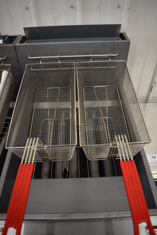 2021 Avantco Model FF518-N Stainless Steel Commercial Floor Style Propane Gas Powered 100 Pound Capacity Deep Fat Fryer w/ 2 Metal Fry Baskets on Commercial Casters. 120,000 BTU. 21x34x47 - Image 3 of 6
