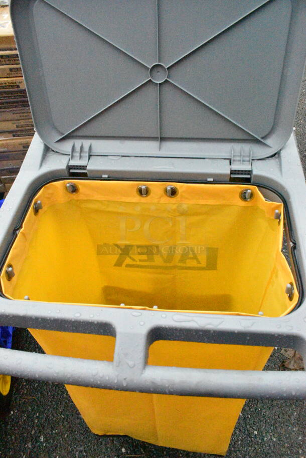 BRAND NEW SCRATCH AND DENT! Lavex 274GRYCARTWB Premium Gray 3-Shelf Janitor Cart Kit with Yellow Bag, Black Zipper Bag and Lid - Image 4 of 7