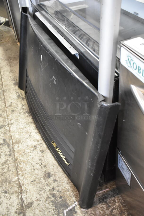 2016 True TAC-48SM-LD Metal Commercial Open Grab N Go Merchandiser w/ Metal Shelves. 208-230 Volts, 1 Phase.  - Image 3 of 6