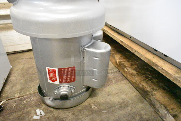 BRAND NEW SCRATCH AND DENT! Hobart FD4/75-3 Commercial Garbage Disposer with Short Upper Housing - 3/4 hp, 120/208-240 Volts. - Image 5 of 10