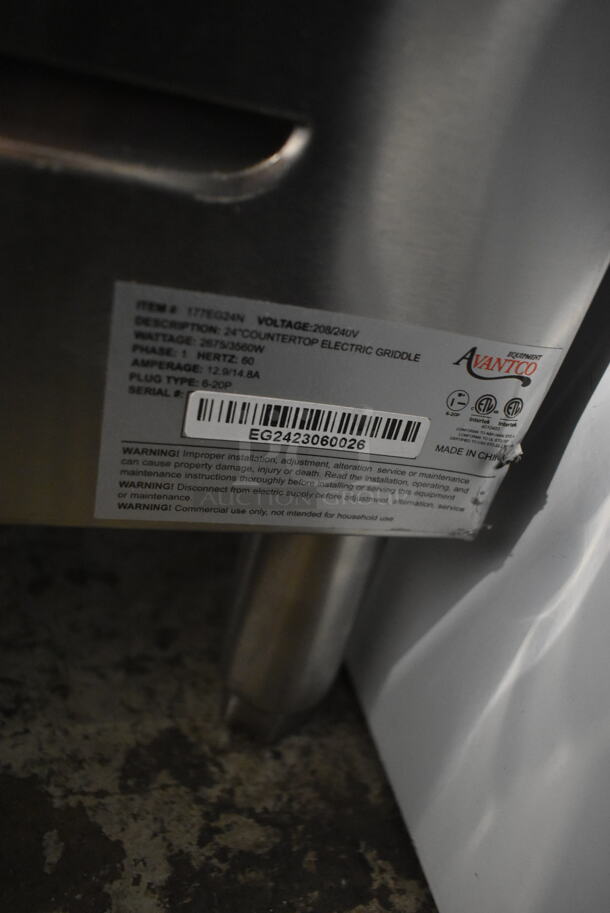 BRAND NEW SCRATCH AND DENT! Avantco 177EG24N Stainless Steel Commercial Countertop Electric Powered Flat Top Griddle. 208/240 Volts, 1 Phase. - Image 5 of 5