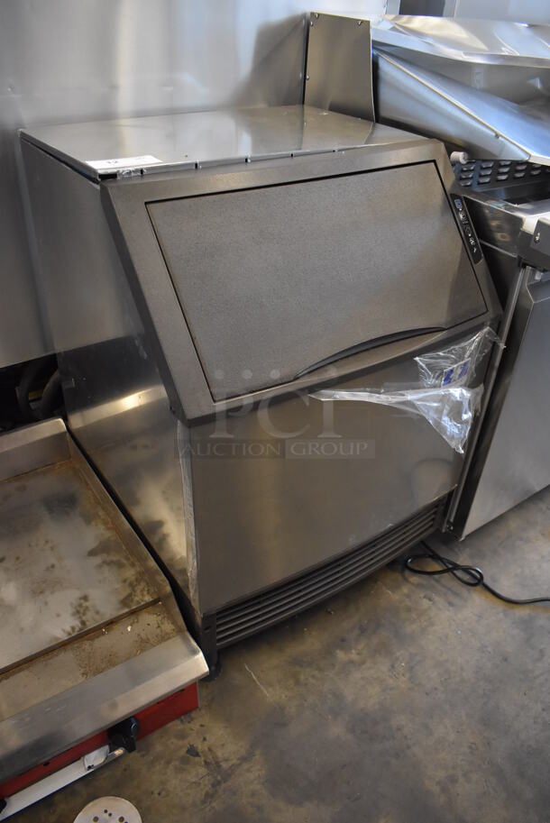 BRAND NEW SCRATCH AND DENT! 2022 Manitowoc UDF0140A-161B Stainless Steel Commercial Self Contained Undercounter Ice Machine. 115 Volts, 1 Phase.  - Image 2 of 7