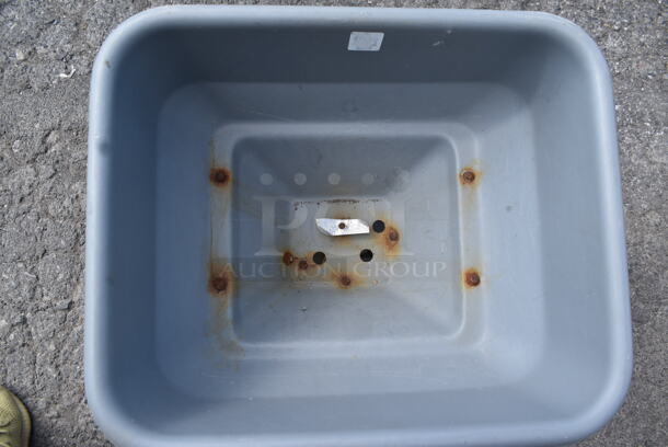 Rugid Gray Poly Salt Spreader. - Image 4 of 6