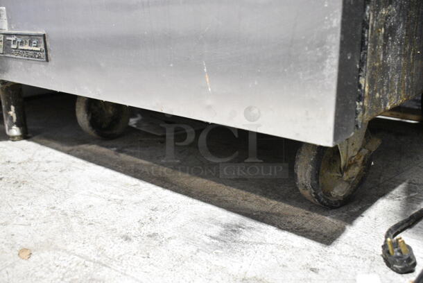 True TSSU-27-08 Stainless Steel Commercial Sandwich Salad Prep Table Bain Marie Mega Top on Commercial Casters. 115 Volts, 1 Phase. Tested and Powers On But Does Not Get Cold - Image 7 of 8
