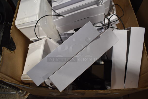 ALL ONE MONEY! Lot of Various White Poly Pieces.  - Image 3 of 4